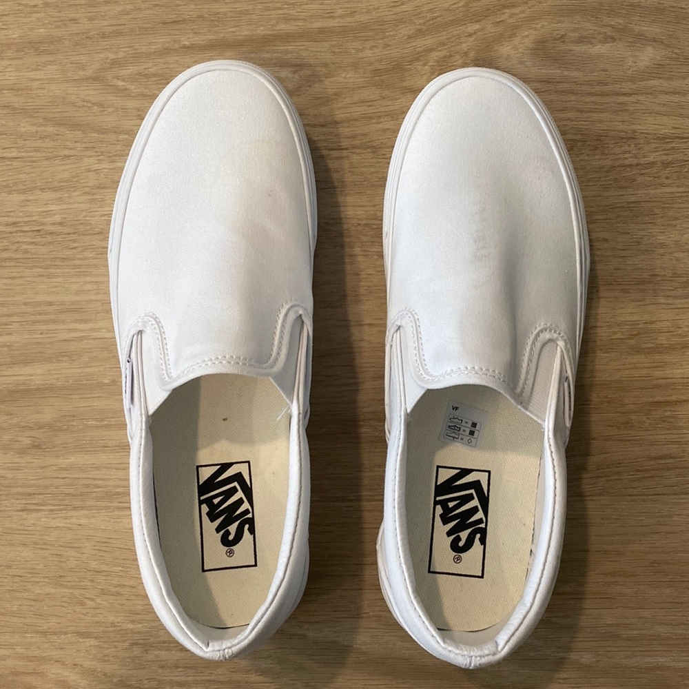 NEVER WORN Vans